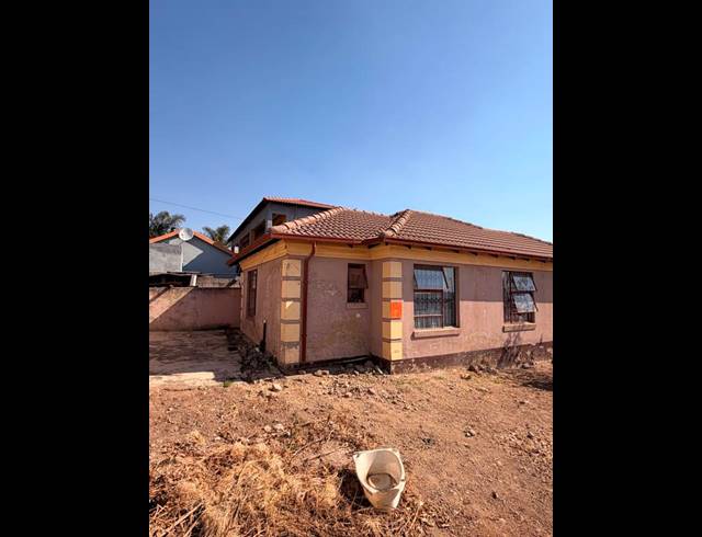 3 BEDROOM HOUSE FOR SALE IN OLIEVENHOUTBOSCH